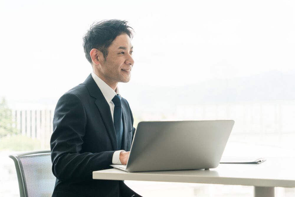 32362507 m - 行政書士を副業にするには？仕事の内容・始め方・向いている人を解説