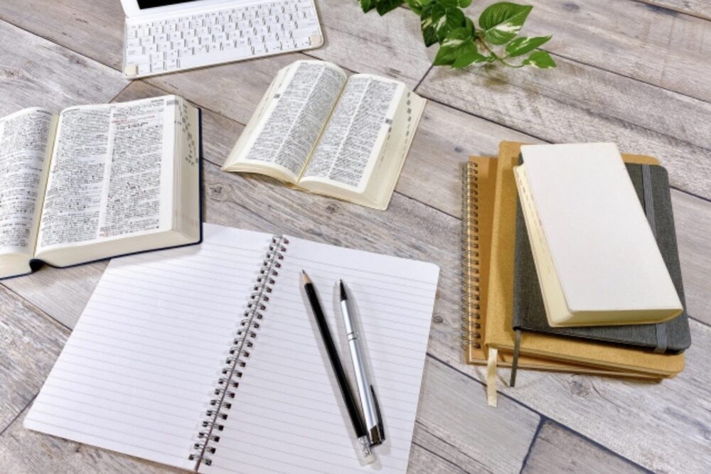 26709763222995d6b2b0afc510a757c5 - 行政書士と社労士の違いとは？業務内容・年収・試験内容を徹底比較！