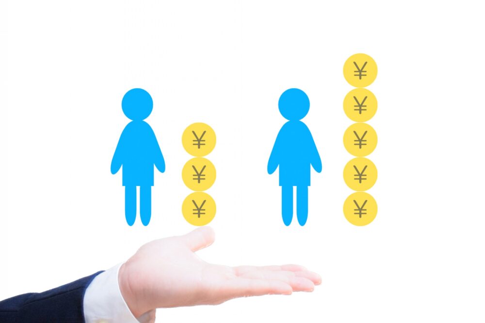 30589395 m - 【行政書士と宅建士の違いまとめ】年収・試験科目・向いている人を比較