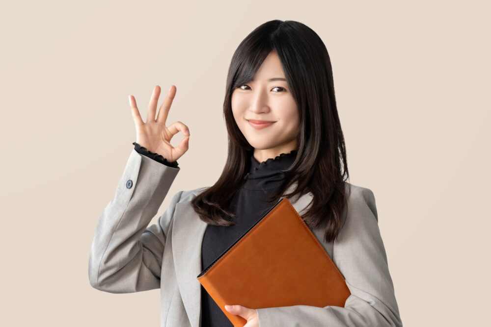 32036690 m - 【行政書士と宅建士の違いまとめ】年収・試験科目・向いている人を比較