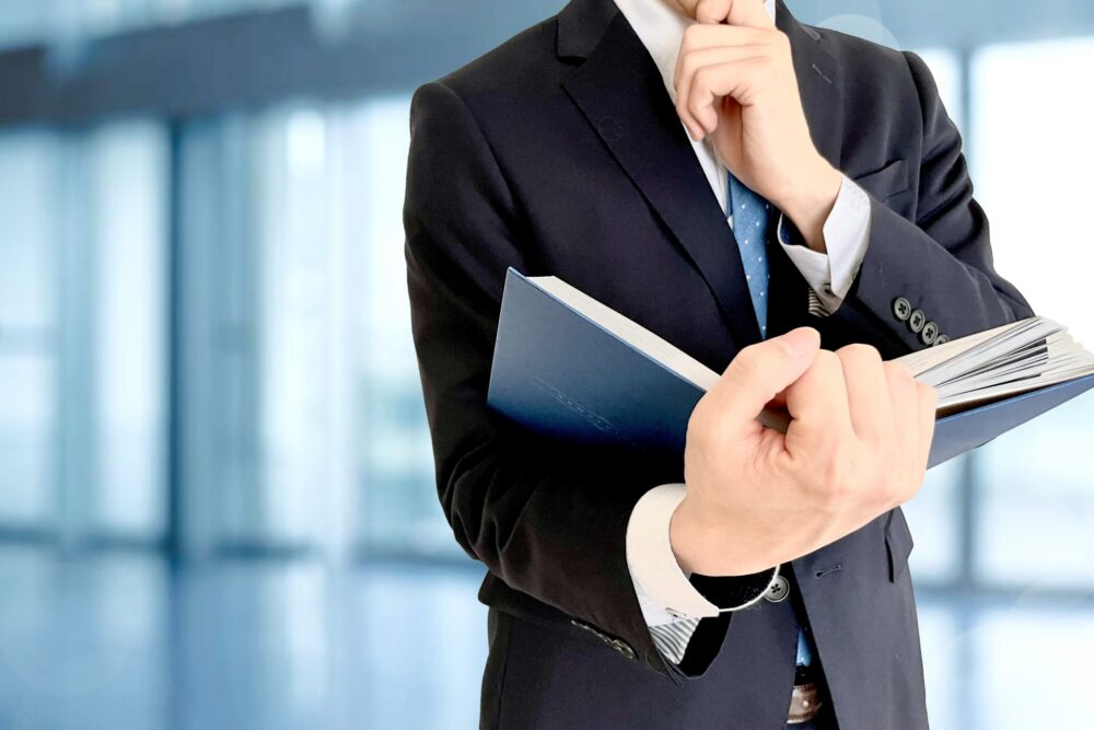 行政書士試験の独学が不安な人へ｜「一人でやる怖さ」で崩れる構造